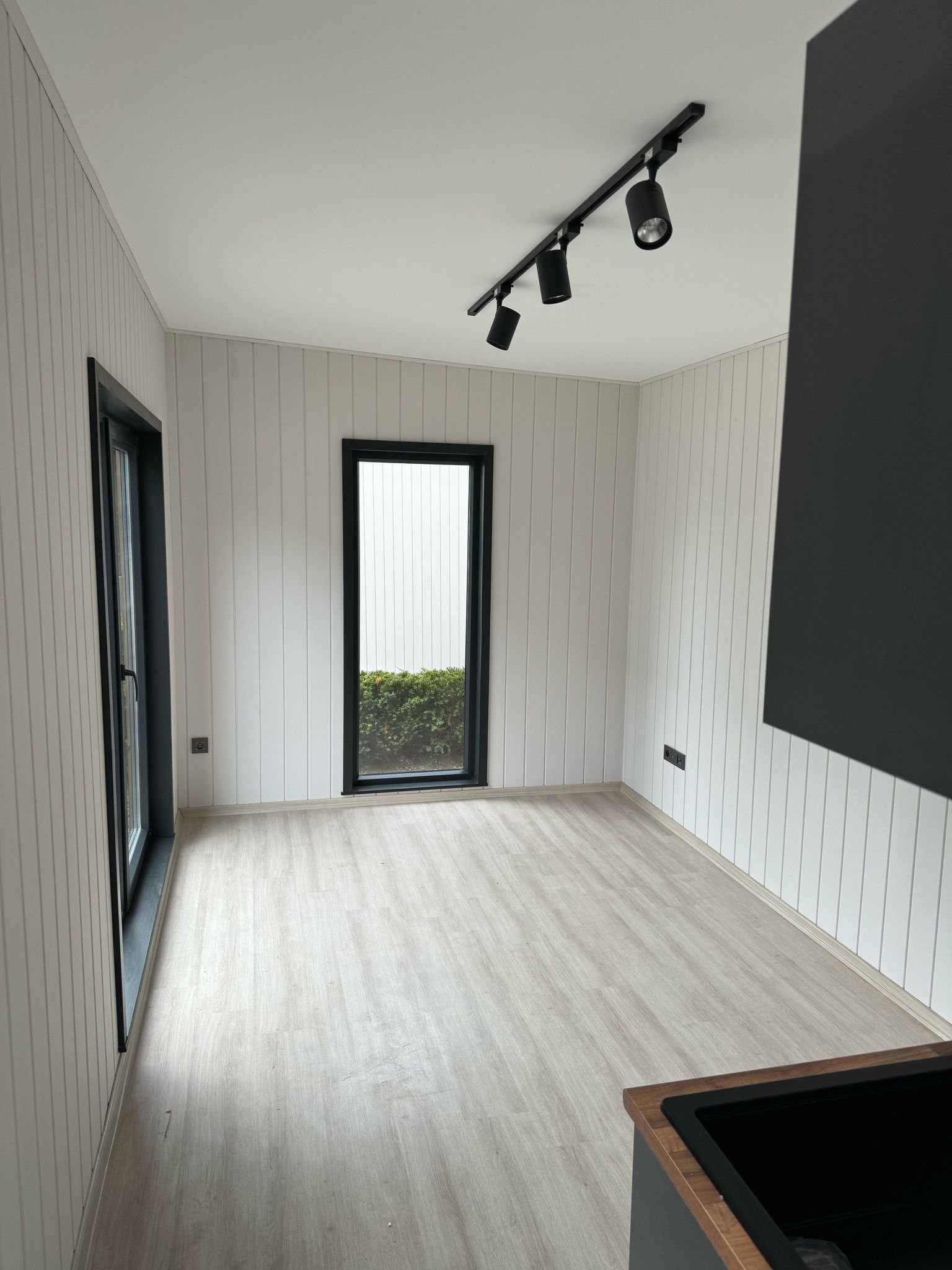 Módulo Habitable de 18 m² Aislado y Equipado Módulo Habitable de 18 m² Aislado y Equipado